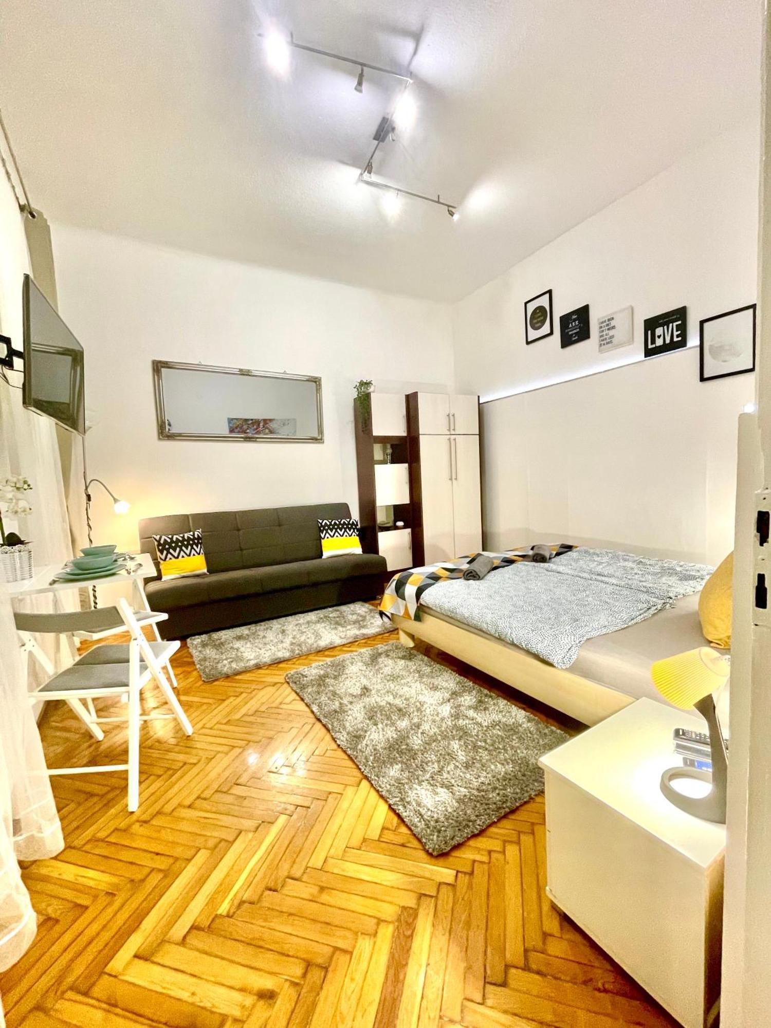Small Cosy Apartment Near The Famous Westend City Center Budapest Exterior foto