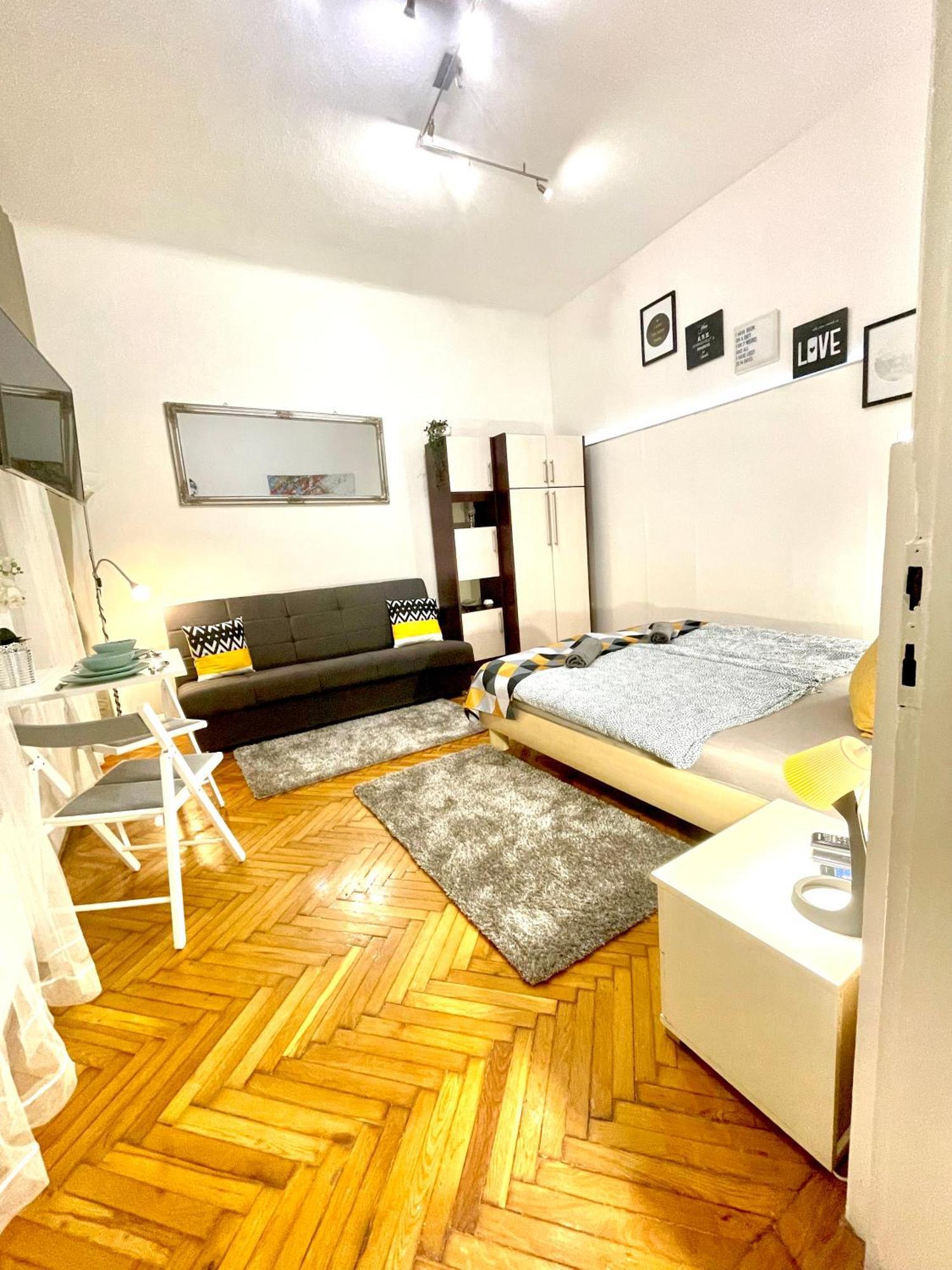 Small Cosy Apartment Near The Famous Westend City Center Budapest Exterior foto