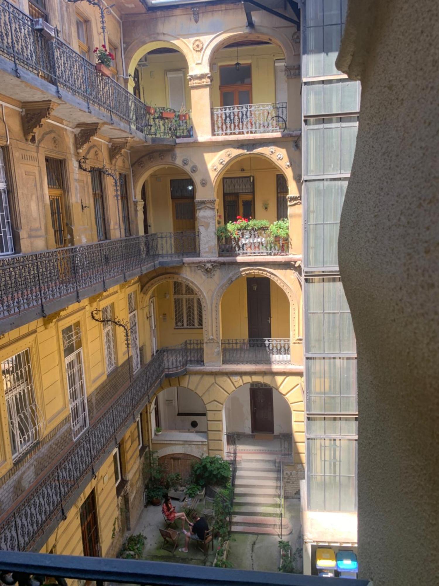 Small Cosy Apartment Near The Famous Westend City Center Budapest Exterior foto